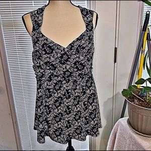 torrid size 1,  black and white blouse